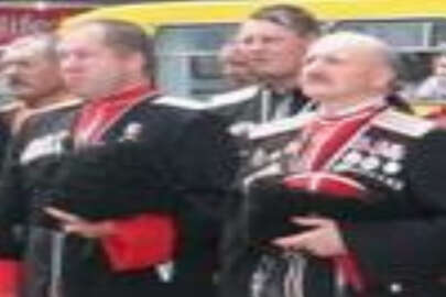 Kozaklar, Kırım’da askeri kamp açtı- TEKRAR