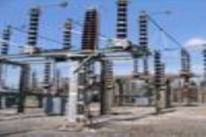 Hindistan’da 300 milyon kişi elektiriksiz kaldı
