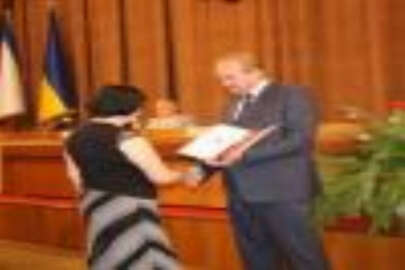 Kırım Parlamentosunda Ukrayna Anayasa Günü kutlandı