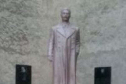 Gürcistan’da törenle Stalin anıtı açıldı