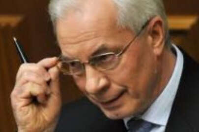 Yanukoviç'ten Başbakan Azarov'a talimat: Bütçeyi geçir