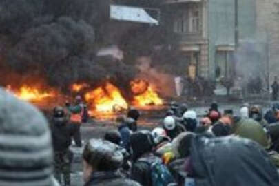 Kiev’de 5 ölü, polis doktorları dövüyor