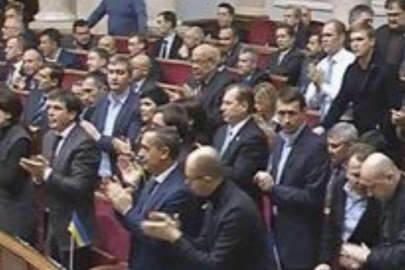 Ukrayna Parlamentosu ‘diktatörlük yasalarını’ iptal etti