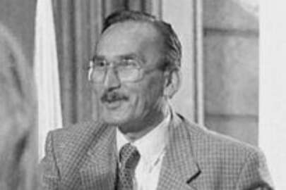 Prof. Dr. Aykut Kence hayatını kaybetti