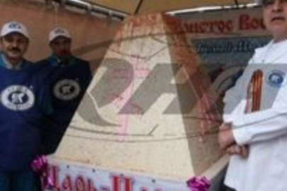 Rusya Kırım´ın ilhakını yarım tonluk Paskalya çöreğiyle kutladı