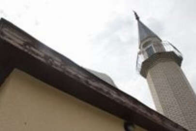 Kundaklanan Çukurça Camii imamı, provokasyonlara uymamaya çağırdı