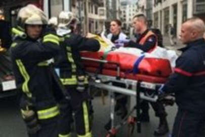 Charlie Hebdo saldırısı birçok yerde protesto edildi