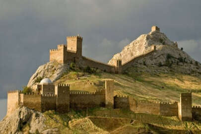 Tarihi eserin gördüğü korkunç hasar!