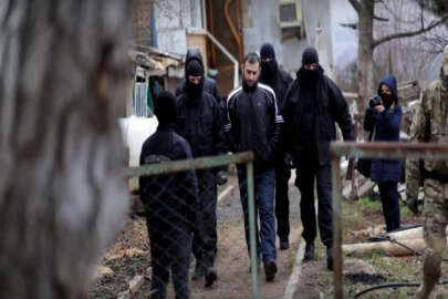 Rus işgalcilerin Kırım Tatarı Muslim Aliyev’e baskın videosu