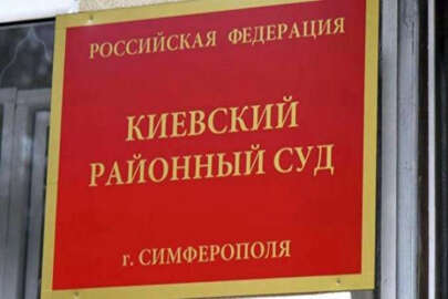 İşgalcilerin mahkeme şovu