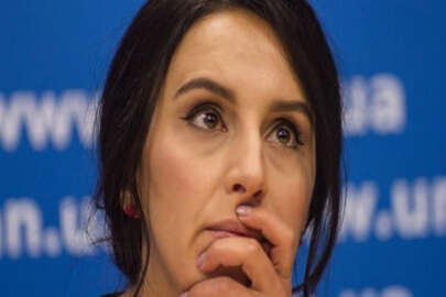 "1944" şarkısının sözleri değişebilir