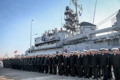 Türk askeri gemisi Romen limanında