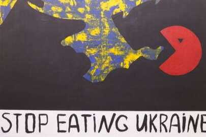 Rus ressamdan "Ukrayna'yı Yemeyi Durdur" sergisi