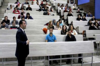 Türkiye'de akademisyenlere yurtdışı yasağı