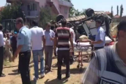 Tren minibüsü biçti: 6 ölü 15 yaralı