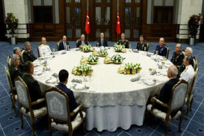 Yüksek Askeri Şura üyelerine akşam yemeği