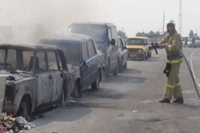 Kırım’ın idari sınırında arabalar yandı