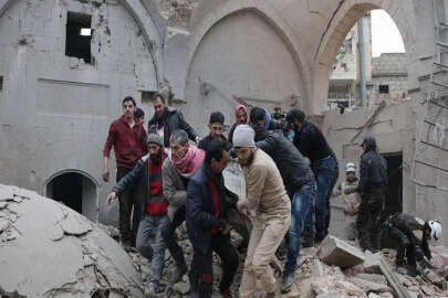 Rus uçağı Halep'te cami bombaladı