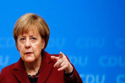 Merkel'den dikkat çekici "referandum mesajı"