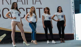 Ukraynalı güzeller Kainat Güzeli olmak için yarıştı