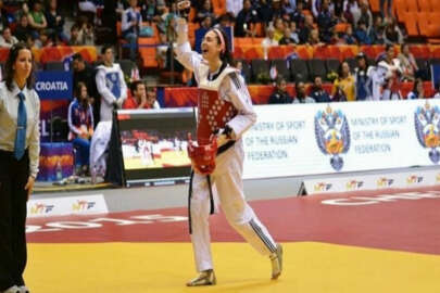 Milli gururumuz İrem Yaman 62 kiloda altın madalyanın sahibi oldu