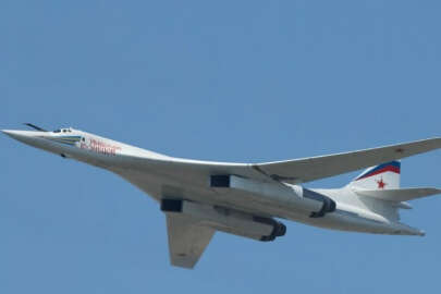 İngiliz savaş uçaklarından, Ruslara karşı önleme uçuşu