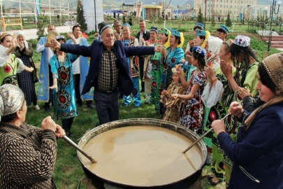 Özbekistan'da Nevruz Bayramı için 5 tonluk yemek