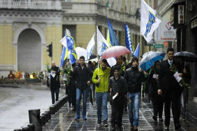 Bosna-Hersek bağımsızlığının 26. yılını kutluyor
