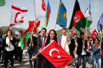 Nevruz, Türkmenistan ve Azerbaycan'da coşkuyla kutlanıyor