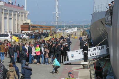 Türk donanması Karadeniz’de ilgiyle karşılandı