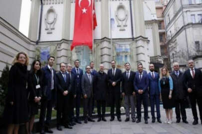 İçişleri Bakanı Soylu, Kiev Yunus Emre Enstitüsünü ziyaret etti