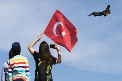 Türk Yıldızları ve SOLOTÜRK nefes kesti