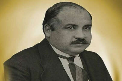 "Vatan ne Türkiye'dir Türklere ne Türkistan...Vatan büyük ve müebbed bir ülkedir:Turan!"