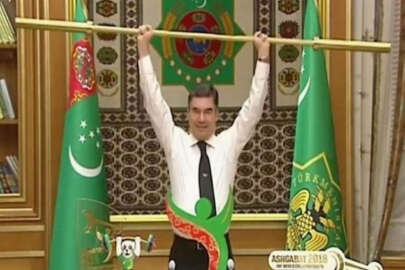 Türkmenistan Devlet Başkanı'ndan güç gösterisi