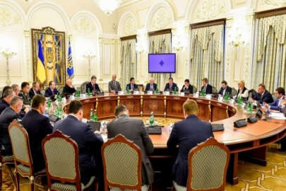 Ukrayna Cumhurbaşkanı Poroşenko kabineyi topladı!