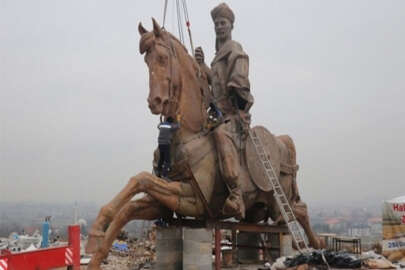 Yapımı Kazakistan'da tamamlanan dev Köroğlu heykeli Bolu'ya dikilecek