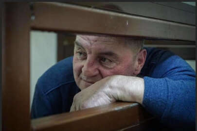 Avukat: Siyasi tutsak Edem Bekirov sadece oturarak uyuyabiliyor
