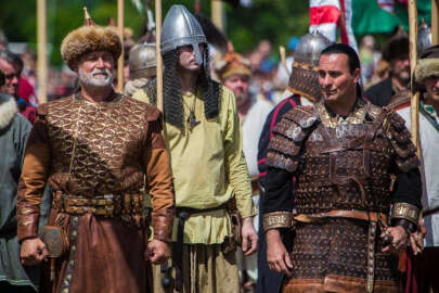 Bir Türk gazetecinin dilinden: Kurultay Çadırları Arasında