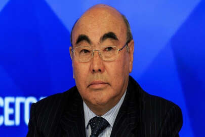 Kırgızistan'ın ilk Cumhurbaşkanı Akayev 14 yıl sonra ülkesine dönebilecek mi?