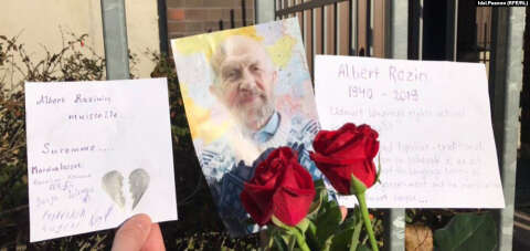 Finlandiya'da ana dili için kendini yakan Razin için eylem