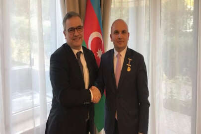 Bulgaristan Türk'ü AP üyesi İlhan Küçük'e, Azerbaycan Dışişlerinden "Onur Nişanı"