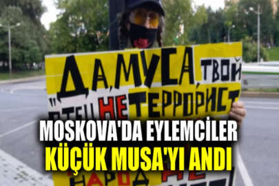"Musa, senin baban terörist değil": Musa Süleymanov, Moskova’da tek kişilik protestolarda anıldı