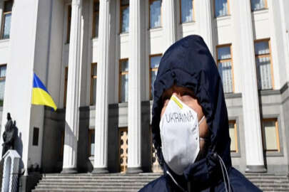 Ukrayna'da günlük koronavirüs vaka sayısında rekor artış