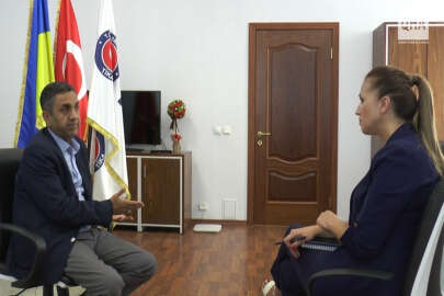 Rumlar, Beşparmak'taki KKTC bayrağından rahatsız oldu