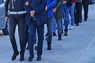 İzmir'deki FETÖ operasyonunda 29 zanlı gözaltına alındı