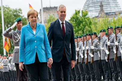 Merkel: Ukrayna, Almanya için gaz transit ülkesi olarak kalacak
