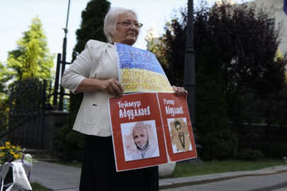 Kırım Tatar siyasi tutsakların annesinden Kıyiv'de tek kişilik eylem