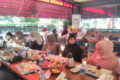 Kırım Tatar siyasi tutsakların çocuklarına kahvaltı organizasyonu