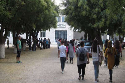 Yunanistan'daki Türk azınlık okullarına yeni Türkçe ders kitapları ulaştırıldı