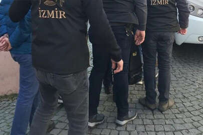İzmir'de FETÖ'ye yönelik gerçekleşen operasyonda 31 şüpheli yakalandı